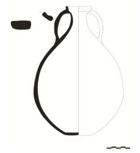 Jarra biansada cerámica que presenta una pasta de composición posiblemente local, junto con una lucerna con la representación de una Venus con dos náyades.