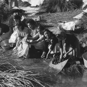 Mujeres lavando - en Jurieque